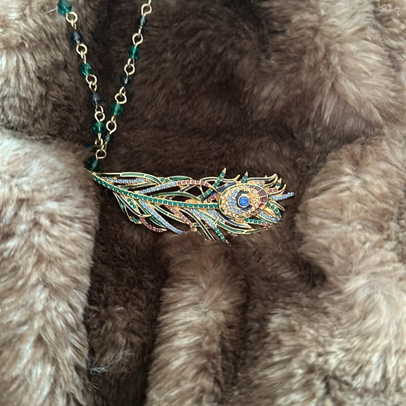 Metropolitan Museum Art Necklace - Picture 2 of 3